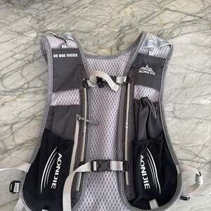 AONIJIE 5L Running Hydration Vest Backpack (water bag not included)